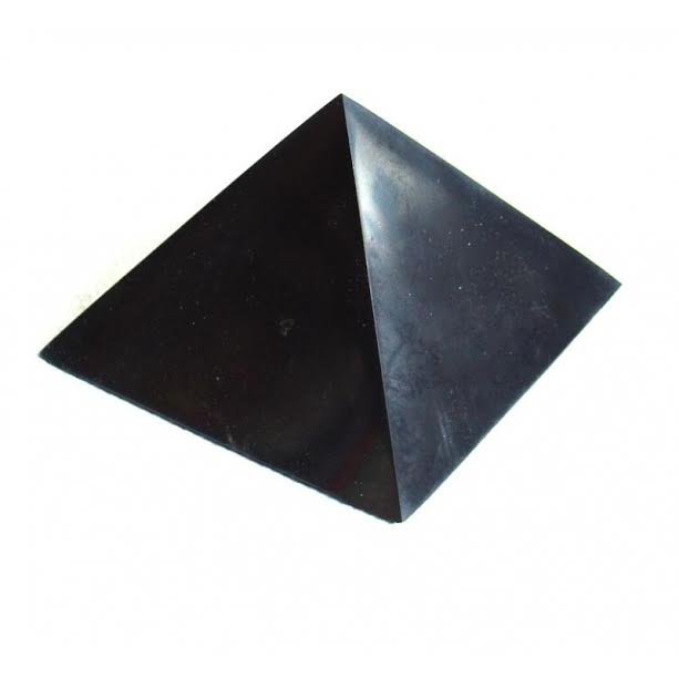 Šungitová pyramída leštená